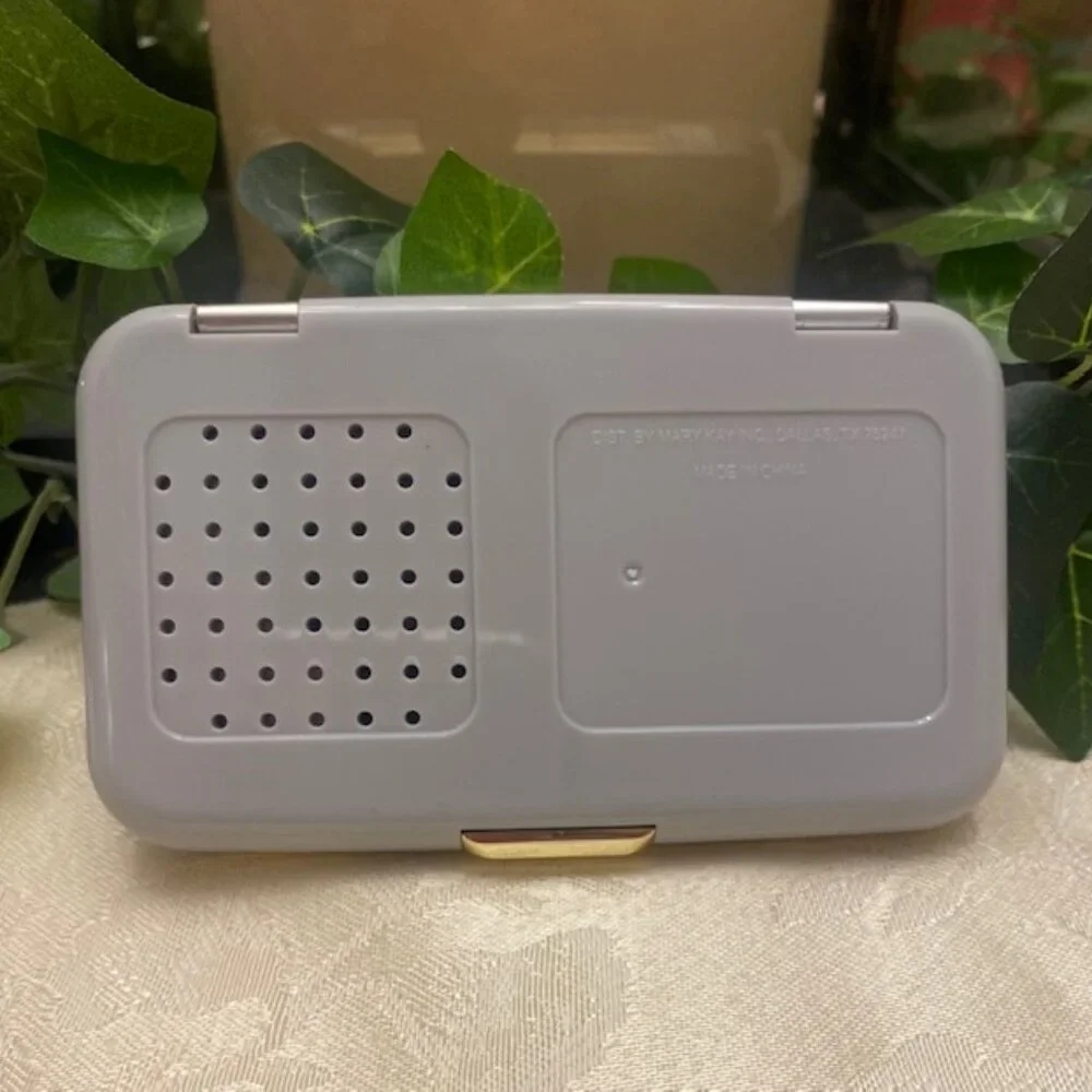 Mary Kay Timewise Silver Refillable Compact